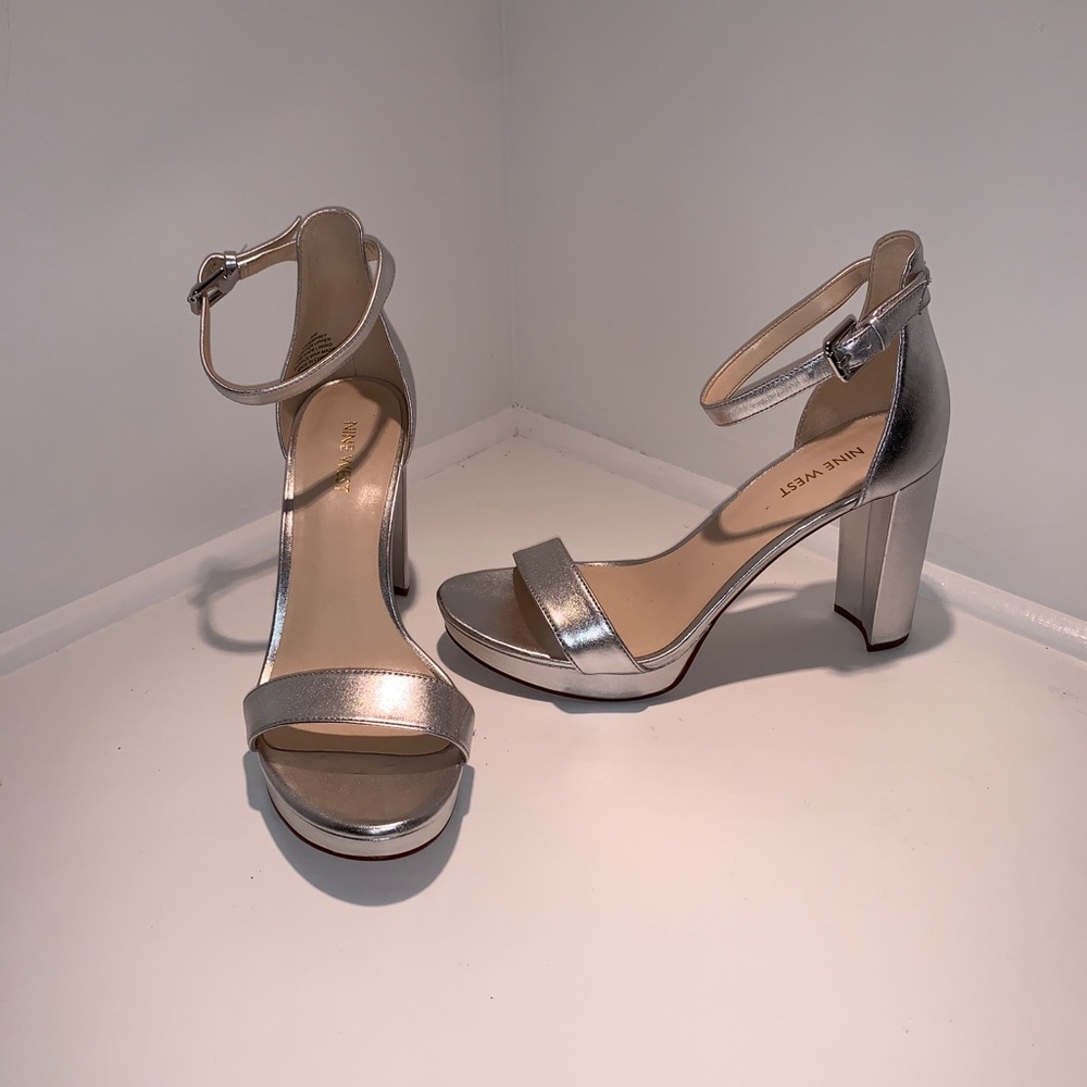 NINE WEST silver metallic heels
